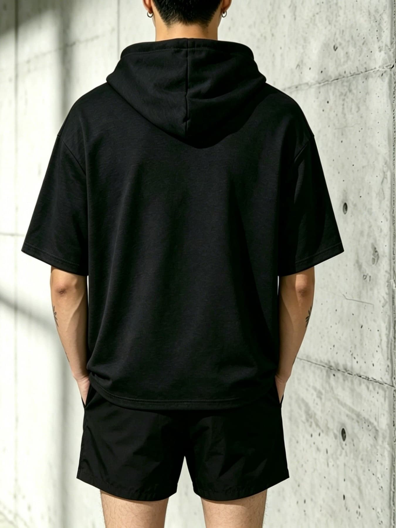 メンズ半袖フード付きTシャツ、未知の世界を探索するコンパスと - Outdoor Adventure World のレビューと価格